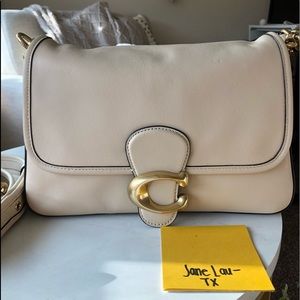 Beautiful Coach Soft Tabby. Great Size. Comes with short and long strap.